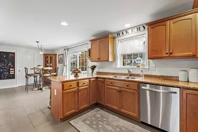 161 Delaware Avenue, Manchester, NH 03104 - Photo 5