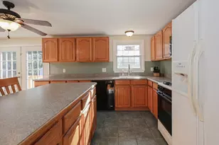 14 Mayflower Dr, Merrimack, NH 03054 - Photo 7