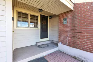 35 Little Ave, Manchester, NH 03109 - Photo 3