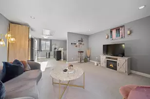 905 Mammoth Rd, Manchester, NH 03104 - Photo 5