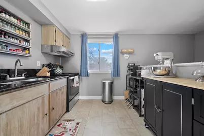 905 Mammoth Road #10, Manchester, NH 03104 - Photo 3