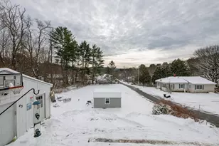 43 Davis St, Claremont, NH 03743 - Photo 27