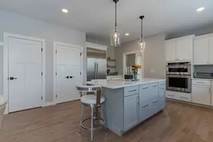 22 Sunrise Cir, Auburn, NH 03032 - Photo 11