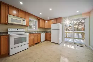 15 A Roosevelt Ave, Hudson, NH 03051 - Photo 7