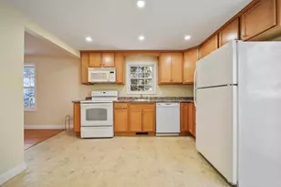 15 A Roosevelt Ave, Hudson, NH 03051 - Photo 9