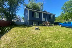 32 Mechanic St, Farmington, NH 03835 - Photo 3