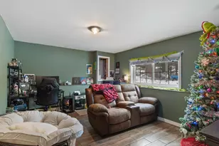 32 Mechanic St, Farmington, NH 03835 - Photo 19