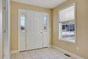 31 Rosanna Dr, Dover, NH 03820 - Photo 5