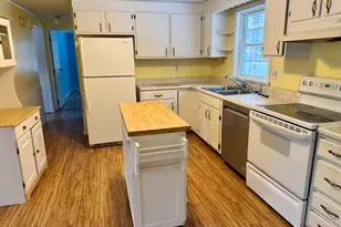 29 Quaker Ln, Barrington, NH 03825 - Photo 3