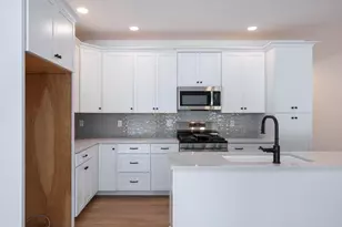 1B Dearborn Circle, Goffstown, NH 03045 - Photo 9