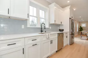 211 Hampstead Rd, Derry, NH 03038 - Photo 11