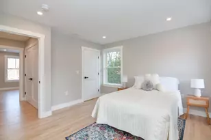 211 Hampstead Rd, Derry, NH 03038 - Photo 25