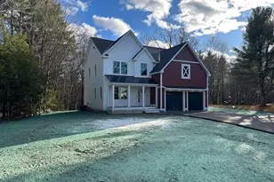 211 Hampstead Rd, Derry, NH 03038 - Photo 3