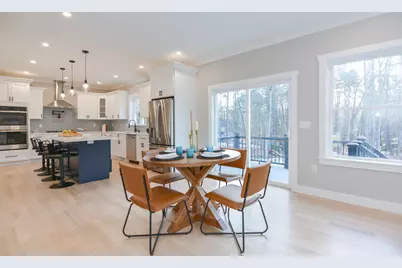 211 Hampstead Road, Derry, NH 03038 - Photo 9