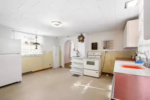 1816 Hutchins St, Berlin, NH 03570 - Photo 11