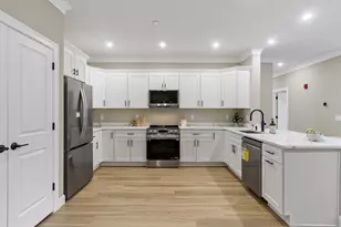 10100 S Willow St, Manchester, NH 03103 - Photo 5