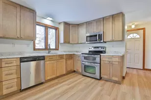 12 Beaver Lake Rd, Derry, NH 03038 - Photo 9