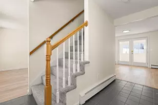 720 Brent St, Manchester, NH 01301 - Photo 3