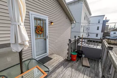 570 Montgomery Street, Manchester, NH 03102 - Photo 7