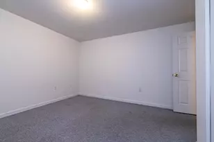 570 Montgomery St, Manchester, NH 03102 - Photo 37