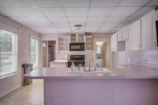 832 Clay St, Manchester, NH 03103 - Photo 11