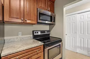 90 Eastern Ave, Manchester, NH 03104 - Photo 19