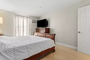 90 Eastern Ave, Manchester, NH 03104 - Photo 21