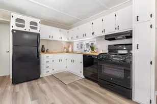 14 Stage Coach Cir, Londonderry, NH 03053 - Photo 9