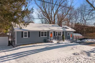 23 Pennsylvania Ave, Manchester, NH 03104 - Photo 5