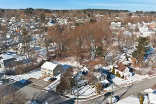 29 Central St, Derry, NH 03038 - Photo 33