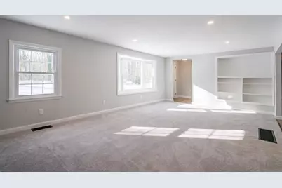 437 Chester Road, Auburn, NH 03032 - Photo 7