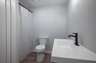 437 Chester Rd, Auburn, NH 03032 - Photo 17