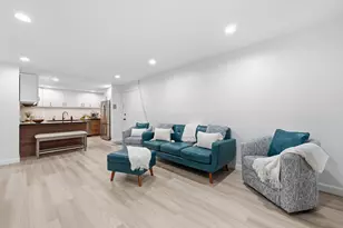 4 Strawberry Bank Rd, Nashua, NH 03062 - Photo 11