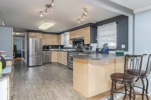 2 Denise St, Nashua, NH 03063 - Photo 11