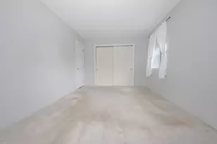 4 Fairfax Ave, Derry, NH 03038 - Photo 9