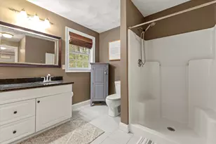 37 Dugout Rd, Hudson, NH 03051 - Photo 17