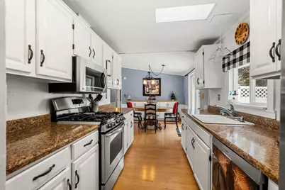 17 Lilac Court, Raymond, NH 03077 - Photo 3