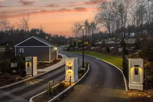 21 Grand Ave, Bedford, NH 03110 - Photo 5