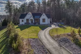 21 Grand Ave, Bedford, NH 03110 - Photo 9