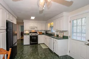 5 Sequoia Ln, Plaistow, NH 03865 - Photo 9