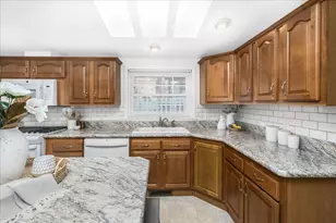 80 Ledgewood Way, Manchester, NH 03104 - Photo 11