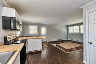 127 Holbrook Ave, Swanzey, NH 03446 - Photo 9