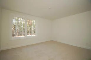 21B Griffin Rd, Hudson, NH 03051 - Photo 9