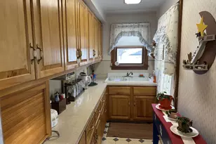 407 Coos St, Berlin, NH 03570 - Photo 5