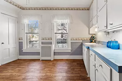 427 Wilson Street, Manchester, NH 03103 - Photo 9