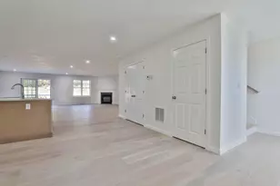 13 Autumn Ln, Raymond, NH 03077 - Photo 9