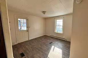 642 Howland St, Berlin, NH 03570 - Photo 9