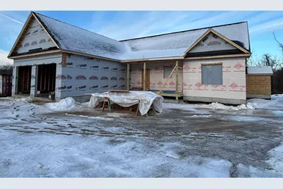 131 Merrimack Street, Hooksett, NH 03106 - Photo 1