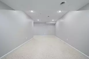 146 Karatzas Avenue, Manchester, NH 03104 - Photo 23