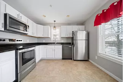 146 Karatzas Avenue, Manchester, NH 03104 - Photo 3